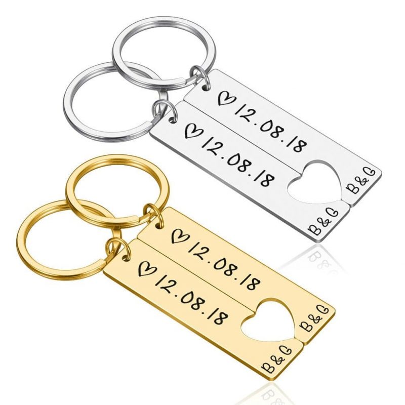 Porte clés couple pas cher personnalisé date et coeur